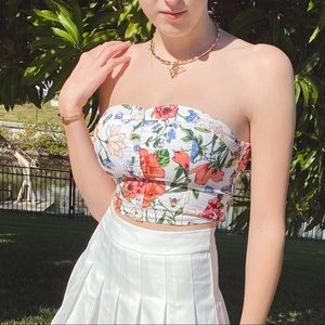 Floral button strapless top